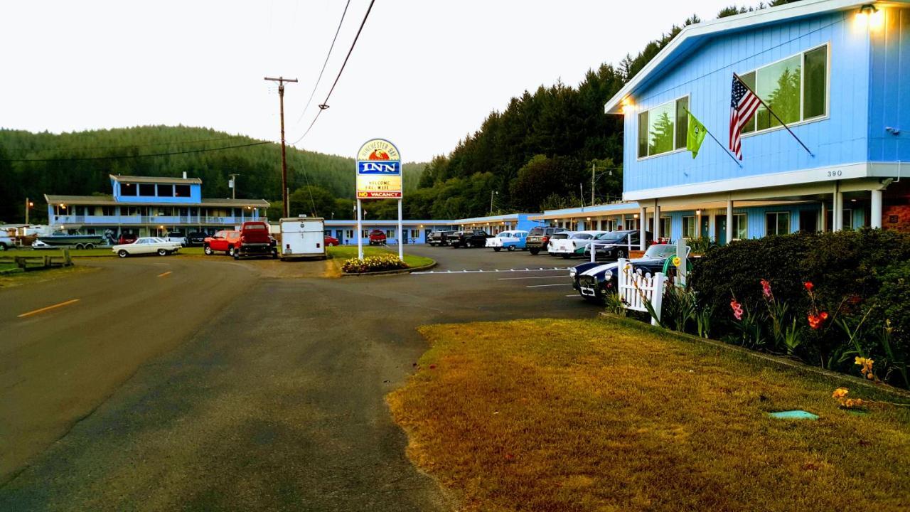 Winchester Bay Inn Рийдспорт Екстериор снимка