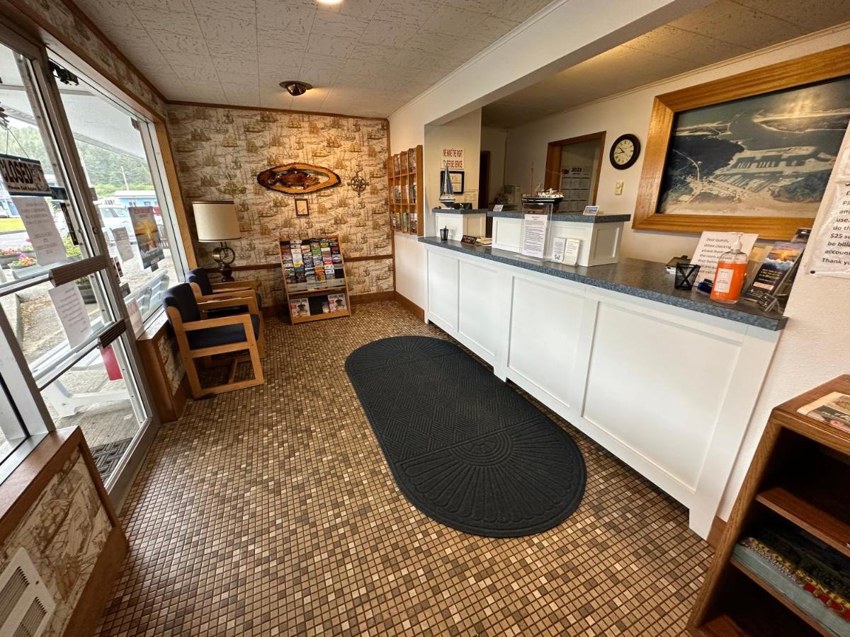 Winchester Bay Inn Рийдспорт Екстериор снимка