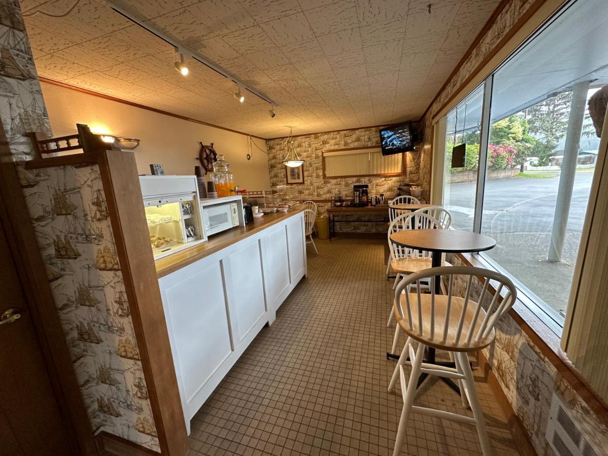 Winchester Bay Inn Рийдспорт Екстериор снимка